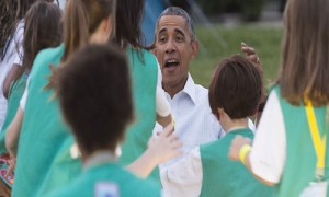 Girl scouts Obama